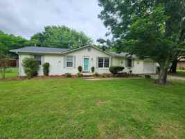 featured image of 702 Meade Dr
