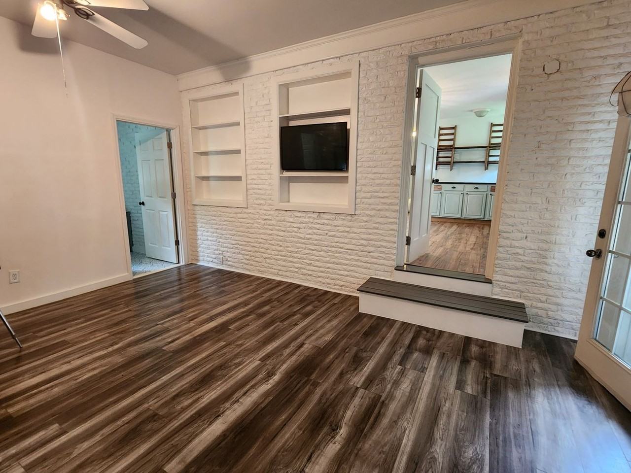 702 Meade Dr - Photo 4 of 16