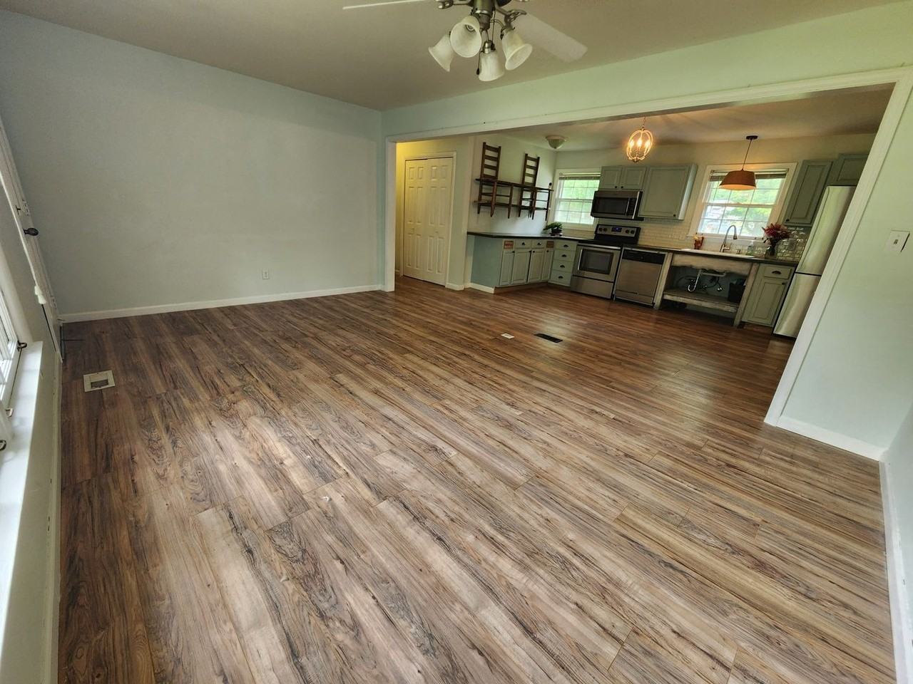 702 Meade Dr - Photo 5 of 16