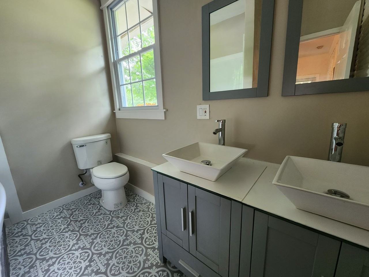 702 Meade Dr - Photo 6 of 16
