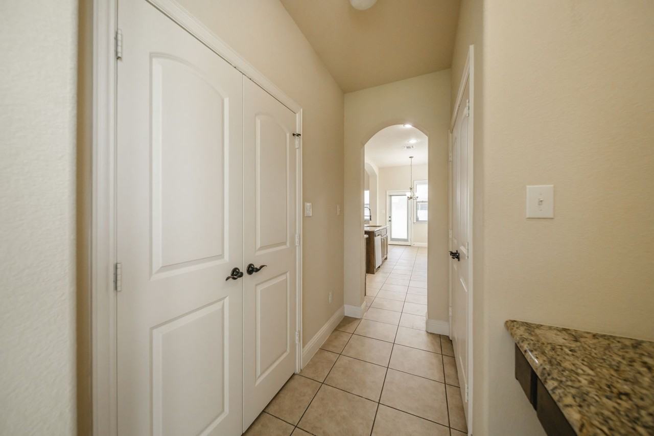 4150 Florence Dr - Photo 5 of 34