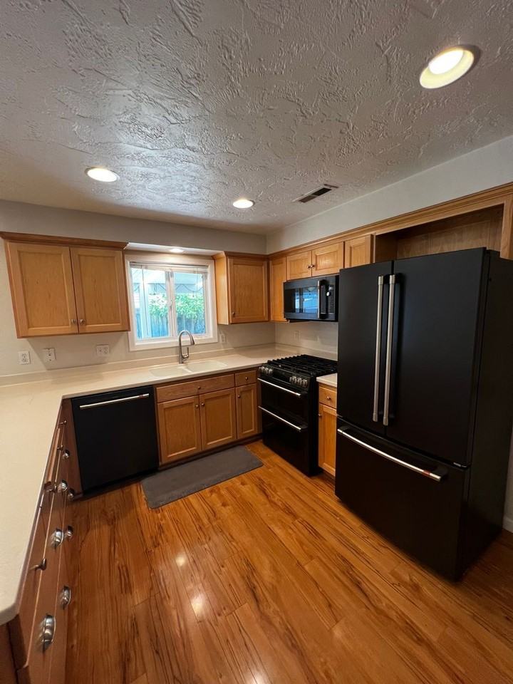 1370 Brickley Rd - Photo 7 of 37