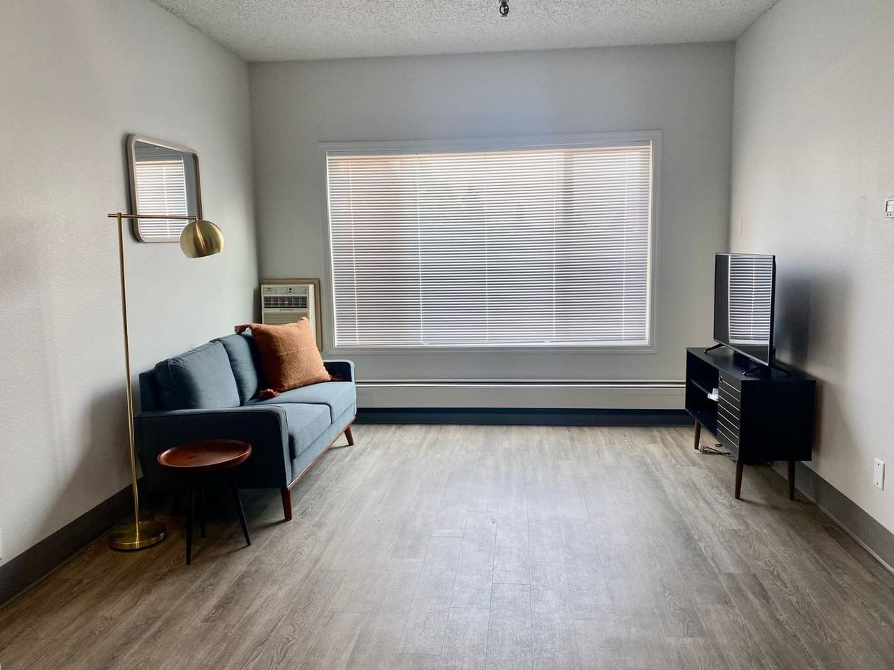 151 N Williams Ave #108 - Photo 4 of 12