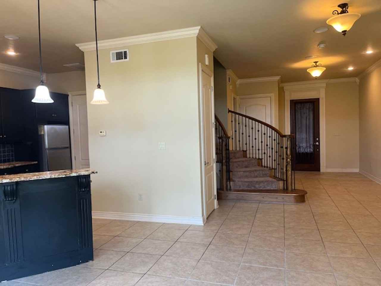 2624 S Everest Ave - Photo 3 of 19