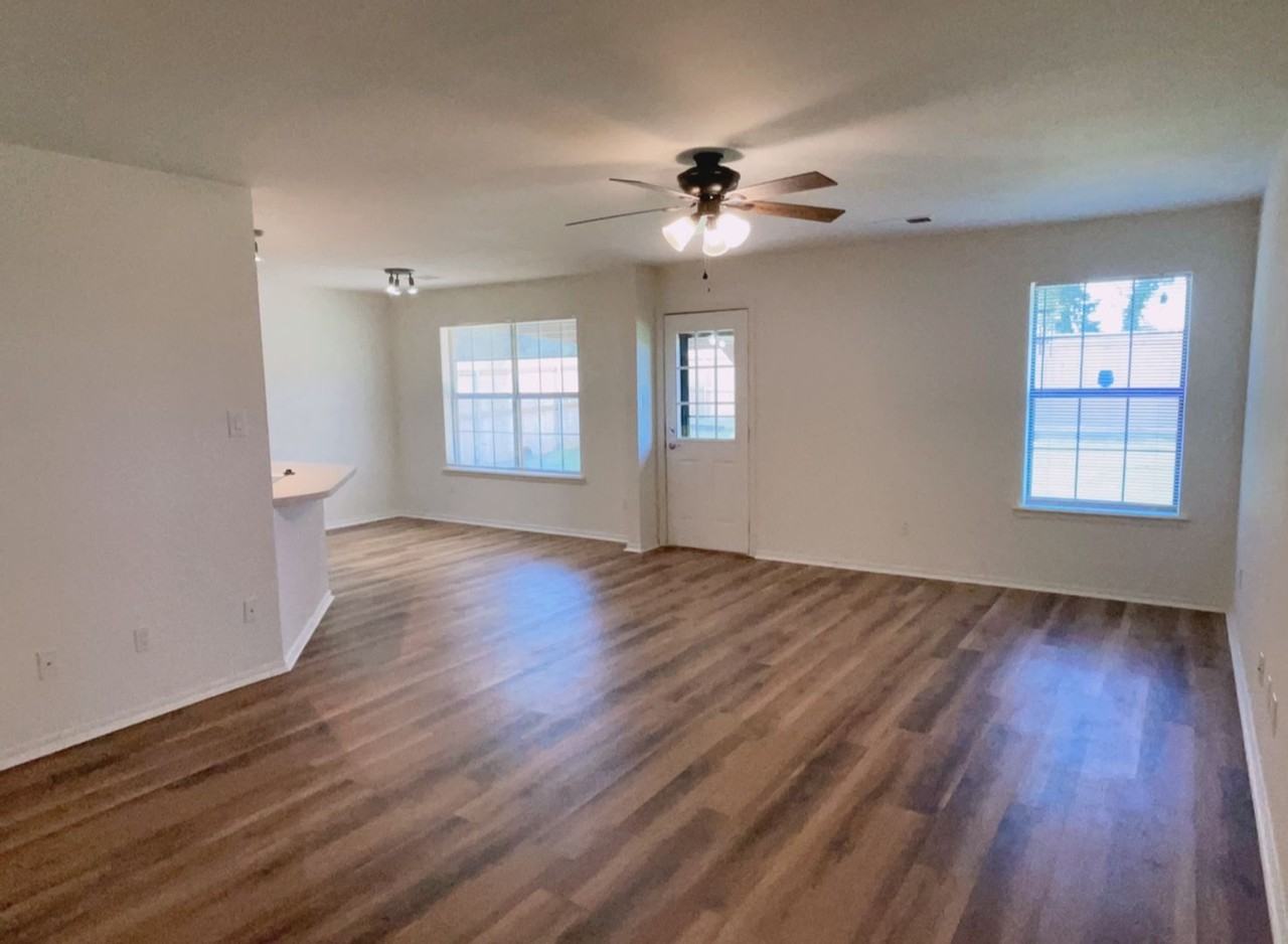 102 Northridge Dr - Photo 3 of 21