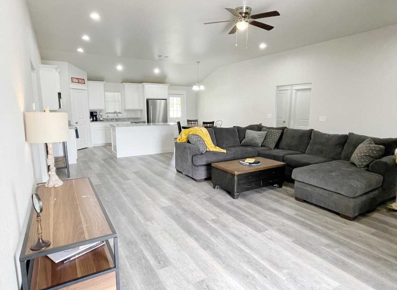 192 Kats Ave - Photo 3 of 18