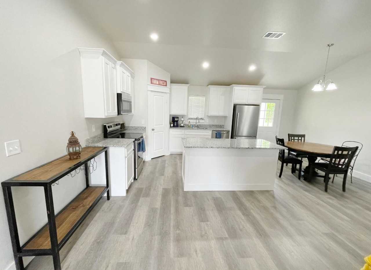 192 Kats Ave - Photo 4 of 18