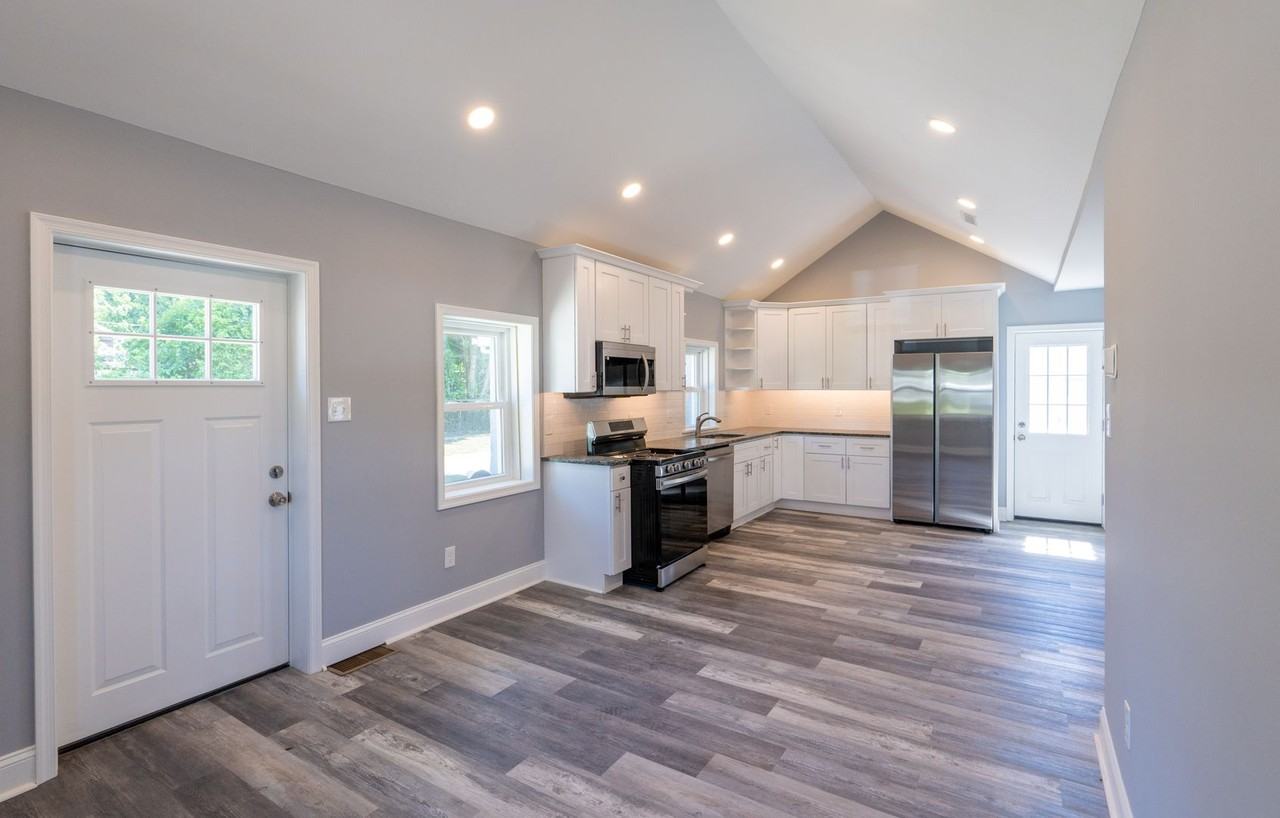 93 S Sproul Rd - Photo 3 of 20