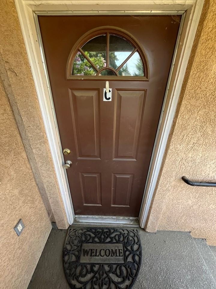 3589 - Photo 2 of 21