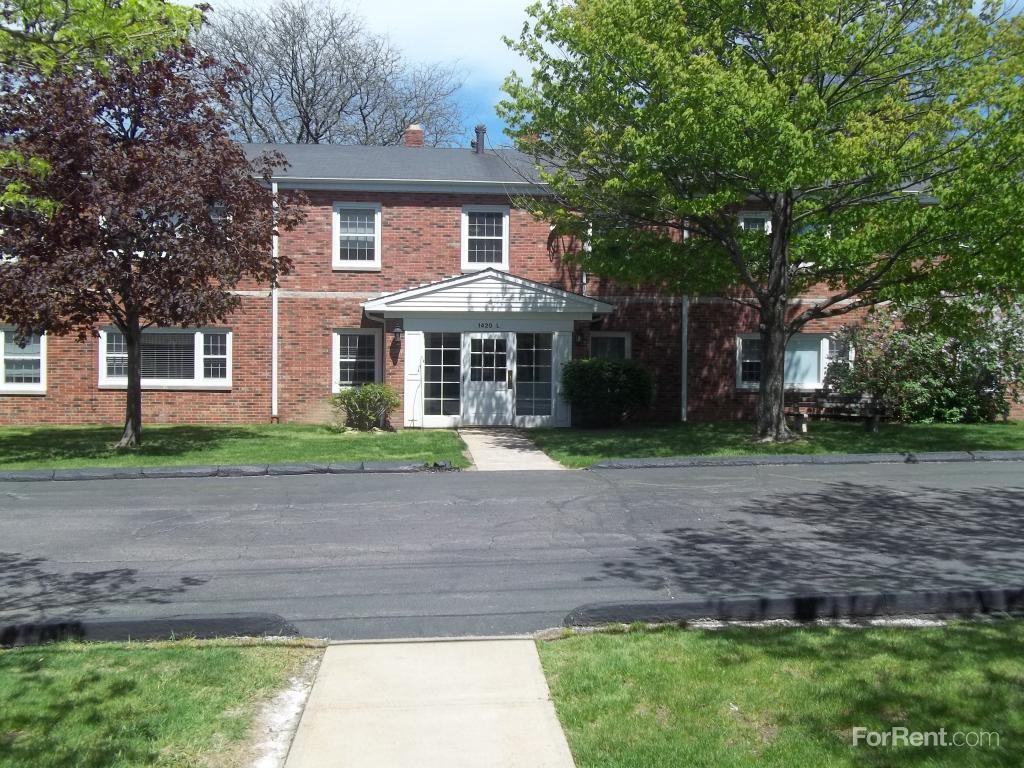 Colony House - Lyndhurst Apartments - Photo 3 of 12
