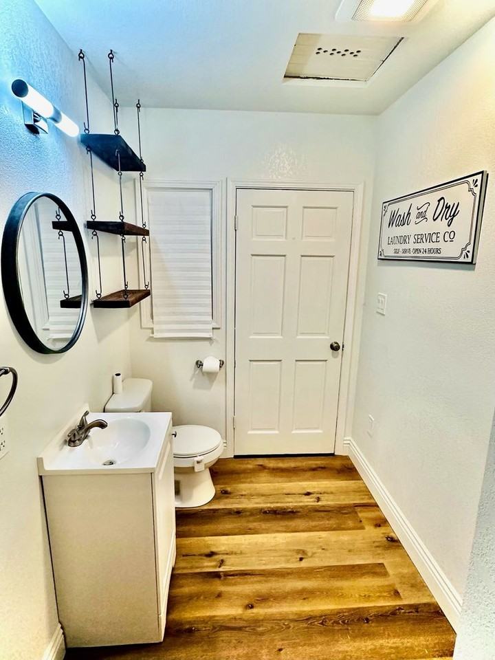 770 E 12th St - Photo 5 of 7