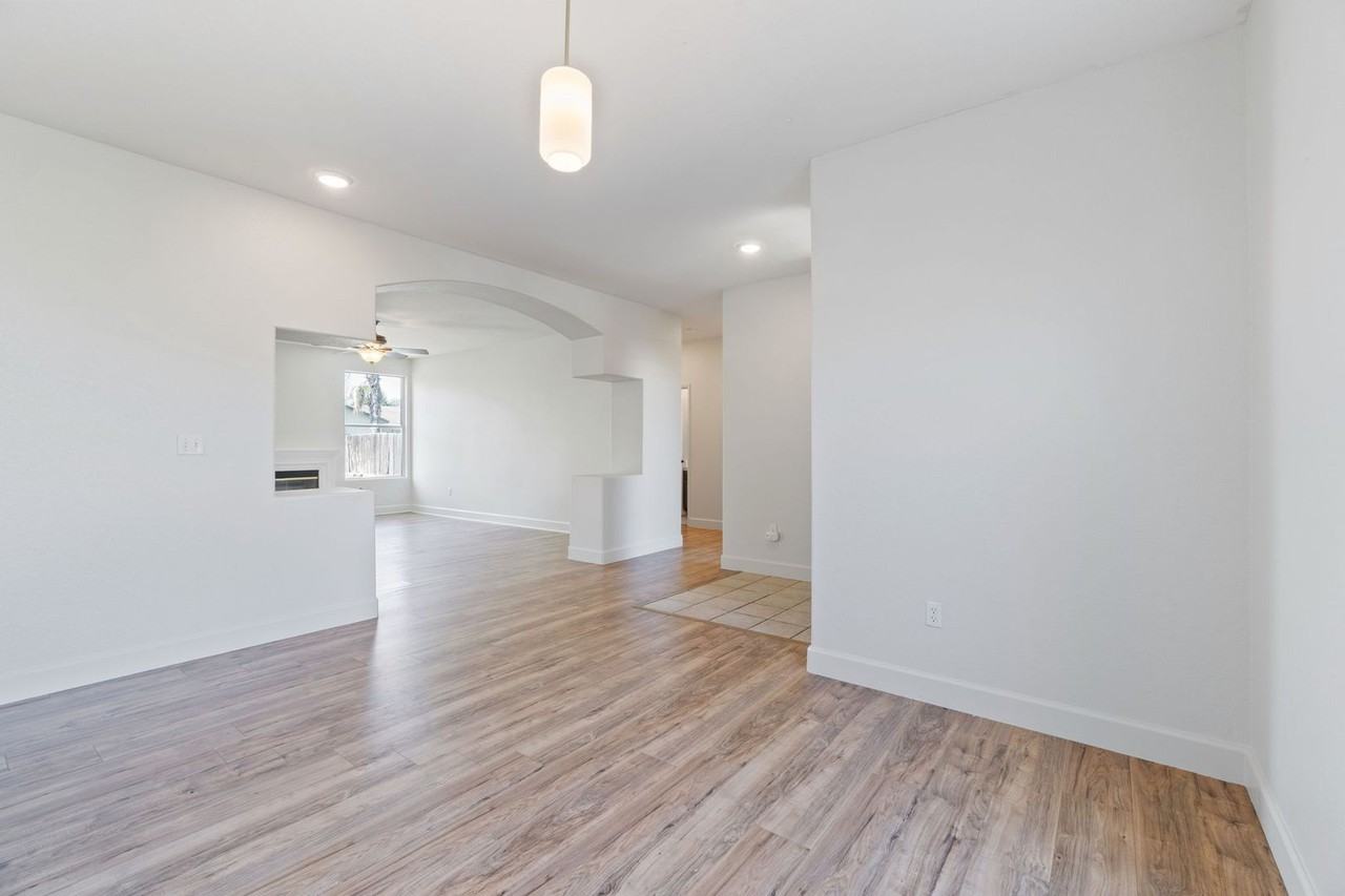 1085 W Sandstone Dr - Photo 6 of 13