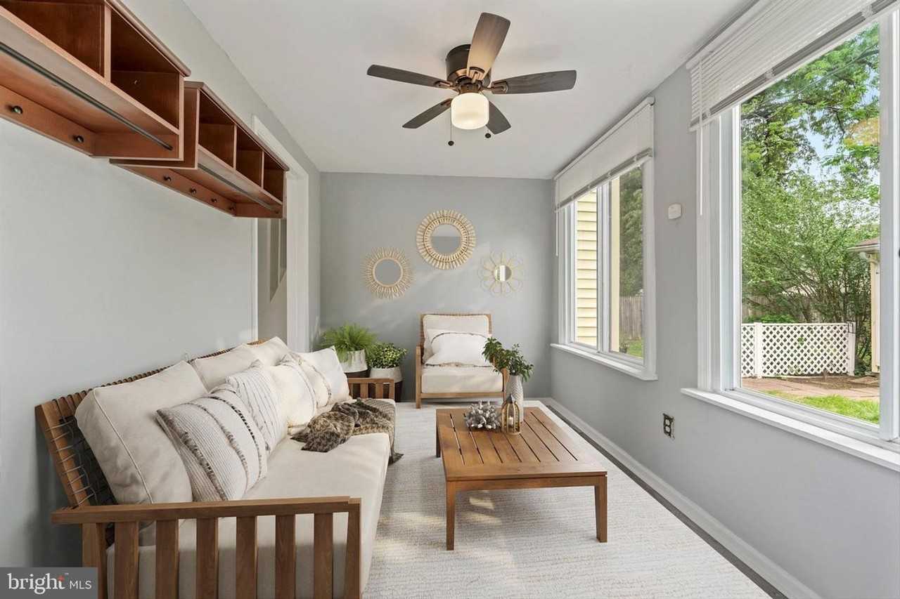 6315 Patterson St - Photo 2 of 26