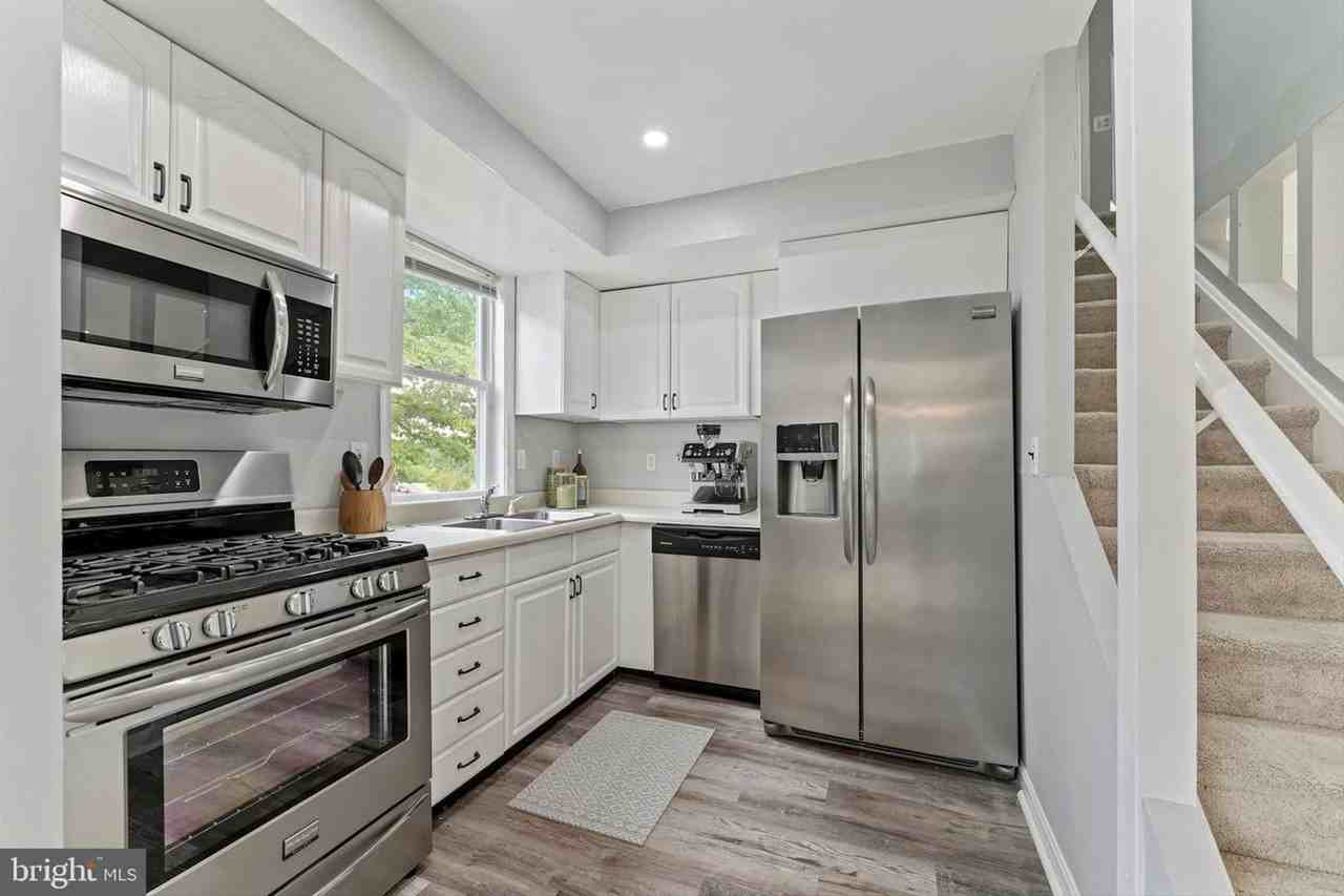 6315 Patterson St - Photo 3 of 26