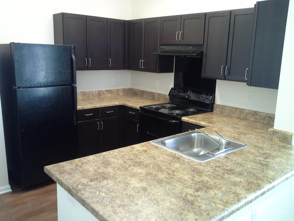 Cleaborn Pointe at Heritage Landing - Photo 3 of 19