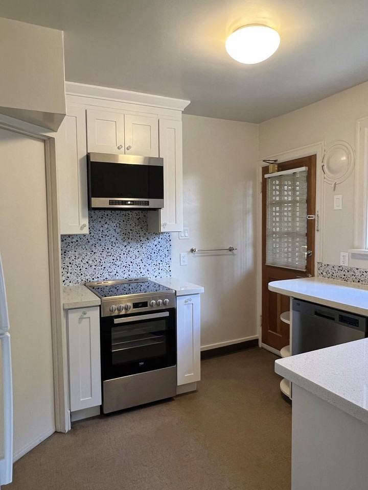 1927 25th Ave E - Photo 2 of 12