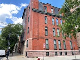 featured image of 851 N La Salle Dr