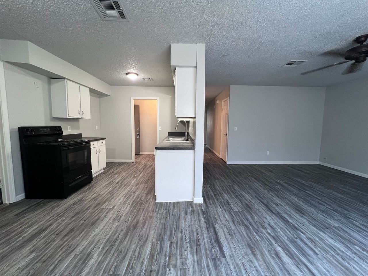 14456 Ne 4th St - Photo 4 of 12