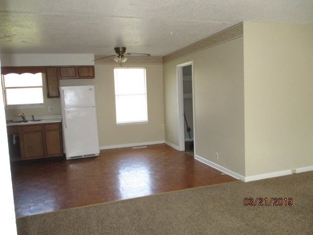 621 Dover Rd - Photo 2 of 10