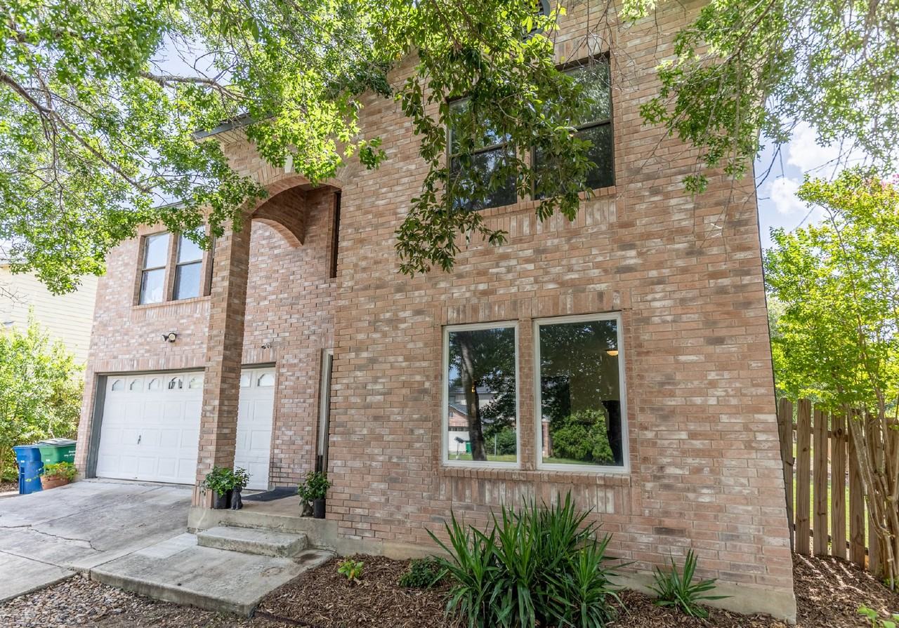 2038 S Ellison Dr - Photo 2 of 50