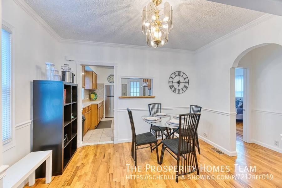107 Elm Ave - Photo 3 of 33