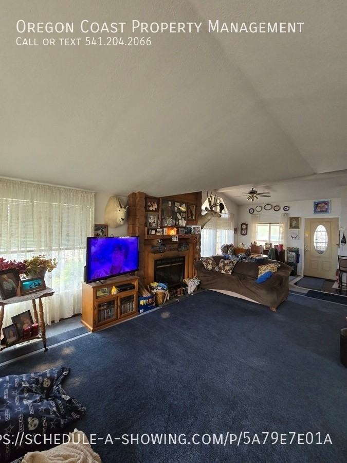 1609 Nw Parker Ave - Photo 2 of 36