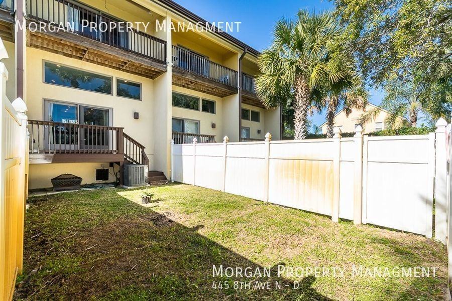 445 8th Ave N #D - Photo 3 of 20
