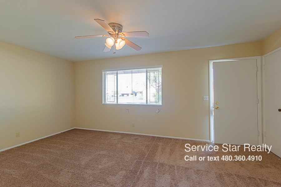 1701 W Alcott St - Photo 3 of 10