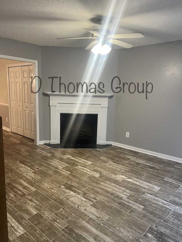 2325 Vineyard Dr #C2 - Photo 3 of 32