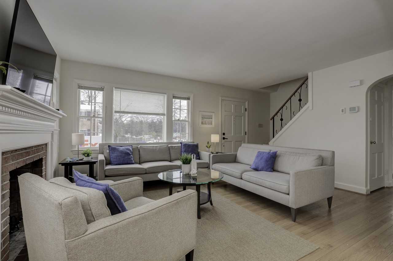 1723 Oakcrest Dr #NA - Photo 2 of 25