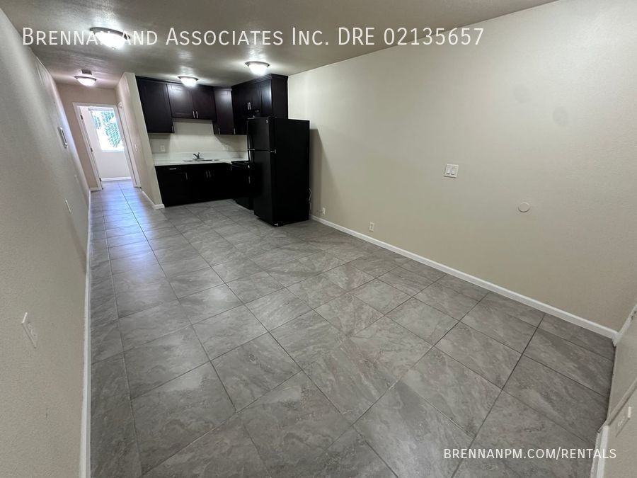 4201 51st St #A - Photo 4 of 18