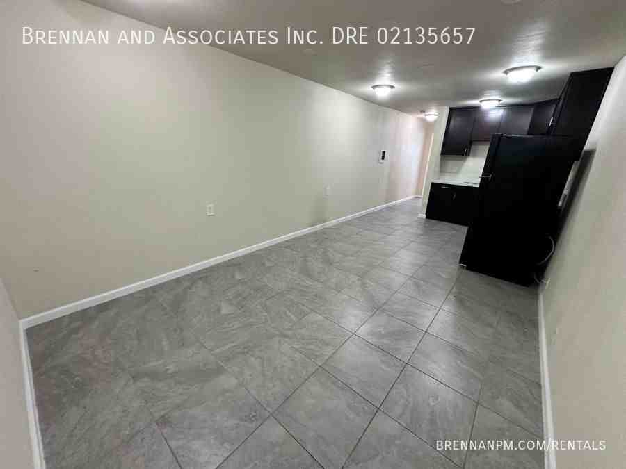 4201 51st St #A - Photo 5 of 18