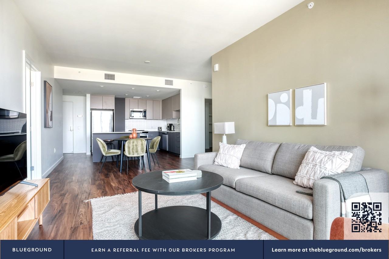 777 East Ocean Boulevard - Photo 5 of 51