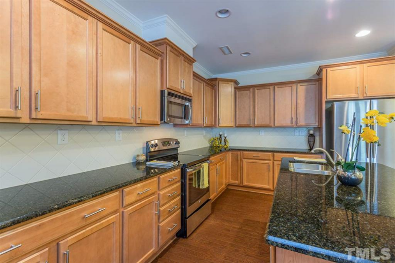 4106 Vallonia Dr - Photo 6 of 19