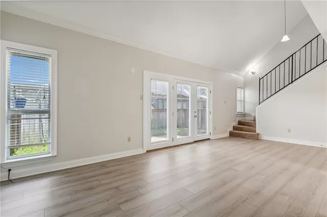 351 Jackson Ave #4C - Photo 5 of 18