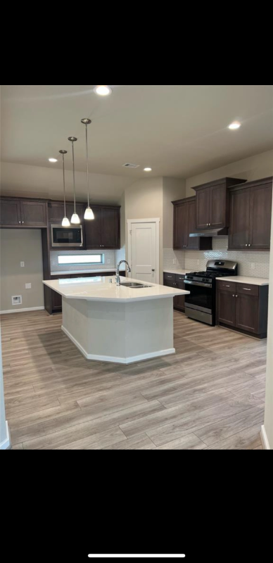 10147 Bayou Oaks Dr - Photo 2 of 20