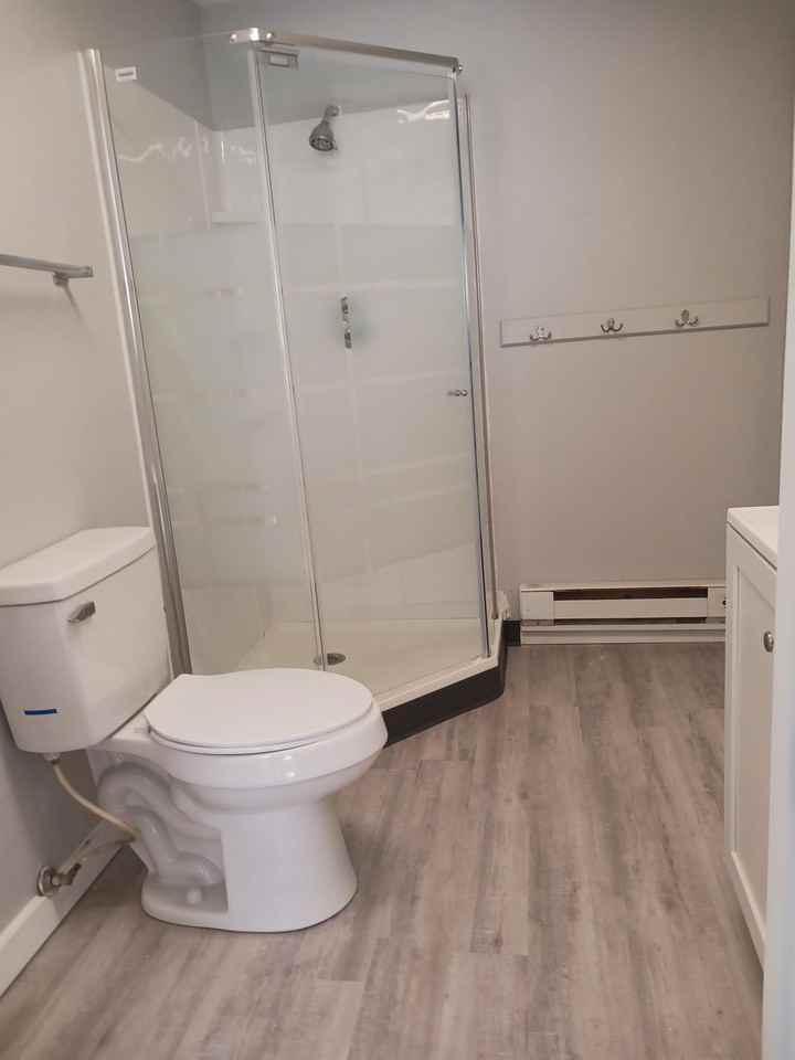 502 West Market Street - Photo 3 of 5