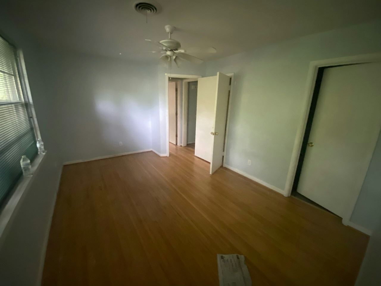 200 Oak Lane - Photo 2 of 8