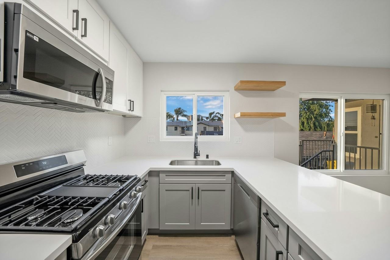 4022 42nd Street, Unit 2 - Photo 3 of 15