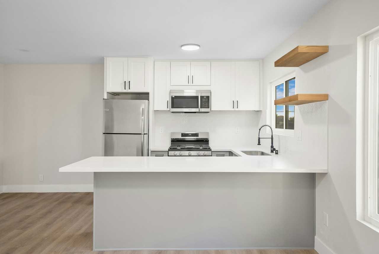 4022 42nd Street, Unit 2 - Photo 7 of 15