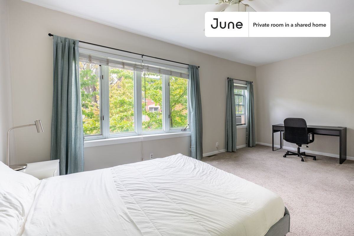 1455 North Paulina Street #C - Photo 2 of 32