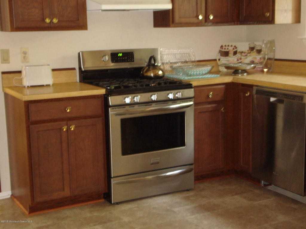 2020 Brookdale Dr - Photo 3 of 14