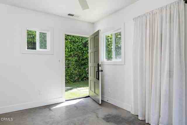 3834 Boyce Ave - Photo 3 of 8