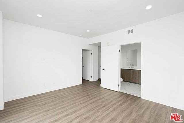 6144 Whitsett Ave #101 - Photo 3 of 8