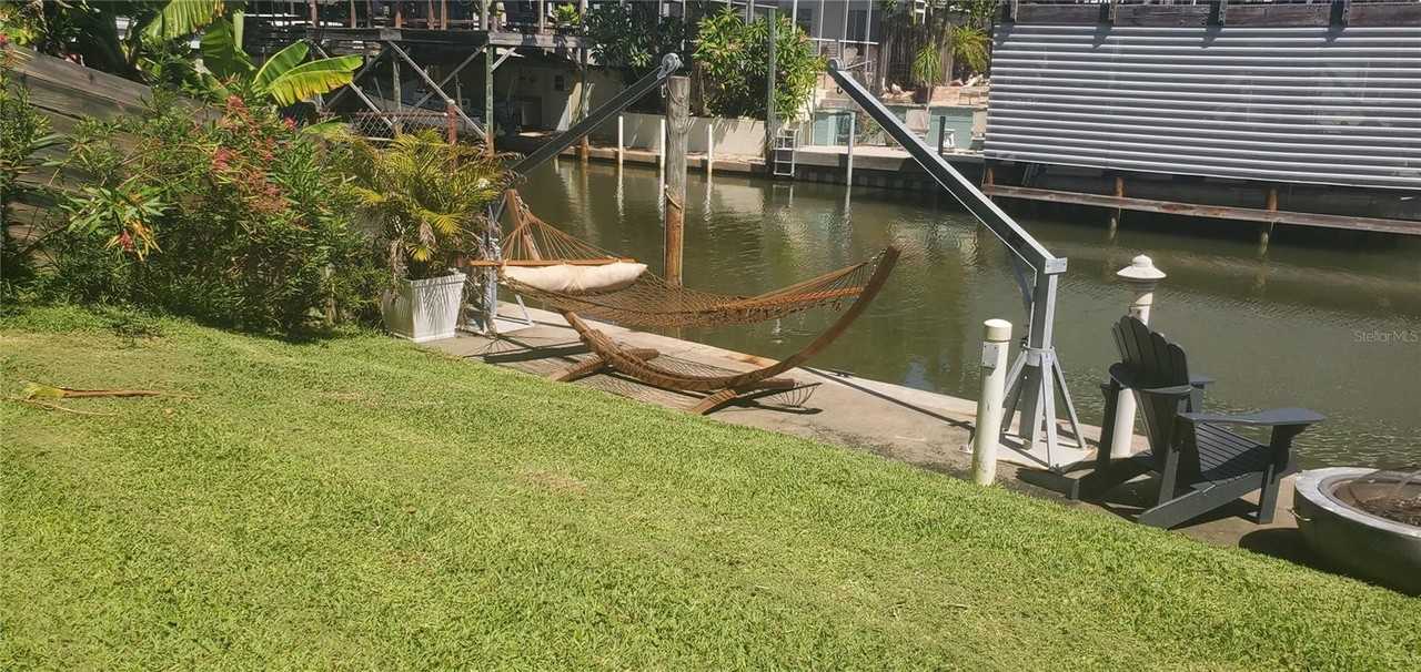 234 Indian Creek Rd - Photo 5 of 32