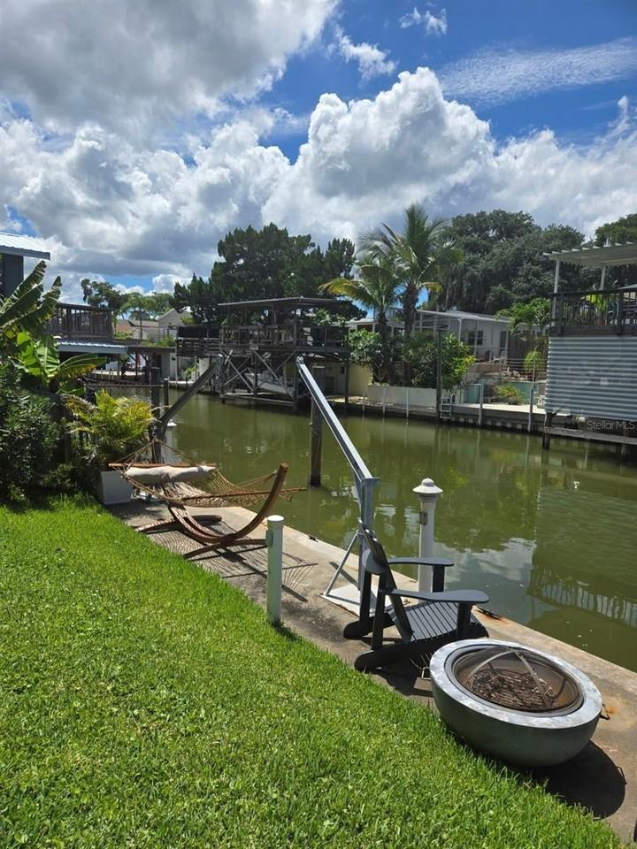 234 Indian Creek Rd - Photo 7 of 32