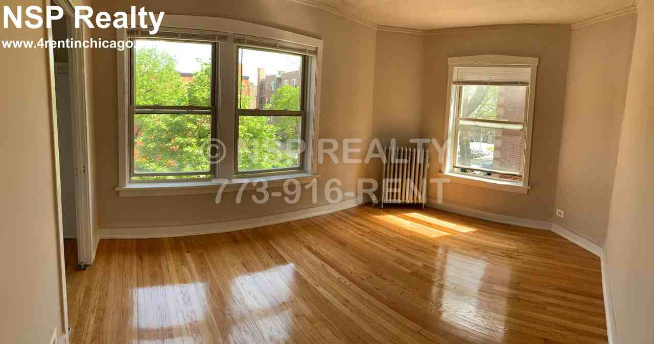 4033 W Melrose St #1E - Photo 2 of 5