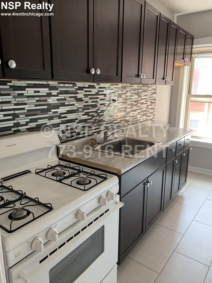 4033 W Melrose St #1E - Photo 3 of 5