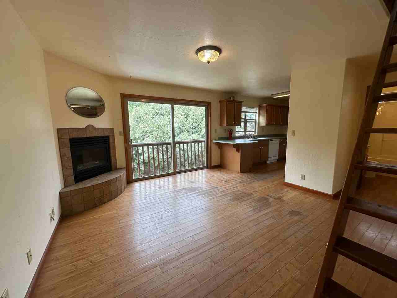 1191 Aloha Way - Photo 2 of 9