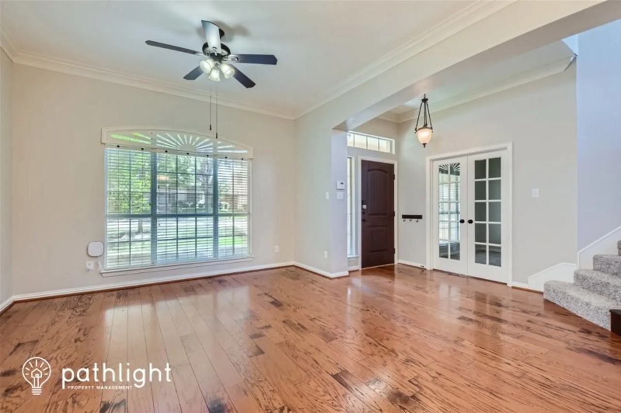 2020 Hillcroft Dr - Photo 3 of 25